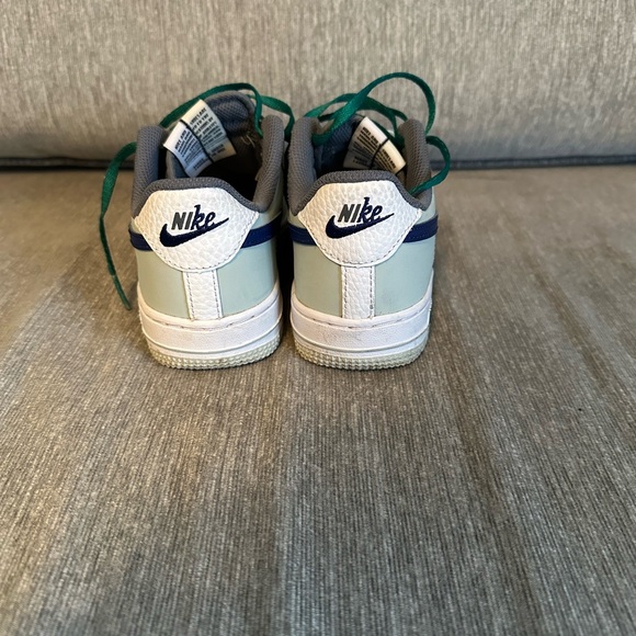 Nike Force 1 LV8 - Picture 3 of 5